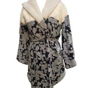 Anthropologie Lilka Lilia Hooded Sherpa Robe Blue Floral Jacquard Size XS/S Cozy